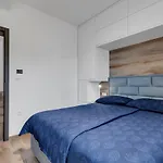 Nina 2, * Makarska