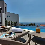 Villa Nina 2, *