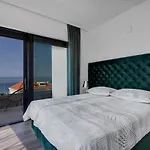 Nina 2, * Makarska