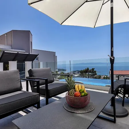 Villa Nina 2, *