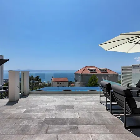 Villa Nina 2, *