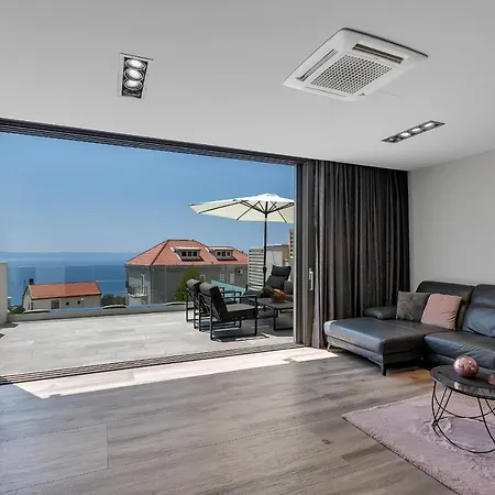 Nina 2, Makarska